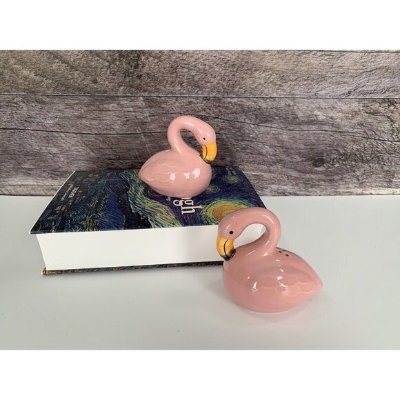 pink flamingo salt and pepper shakers - Picture 2 of 10